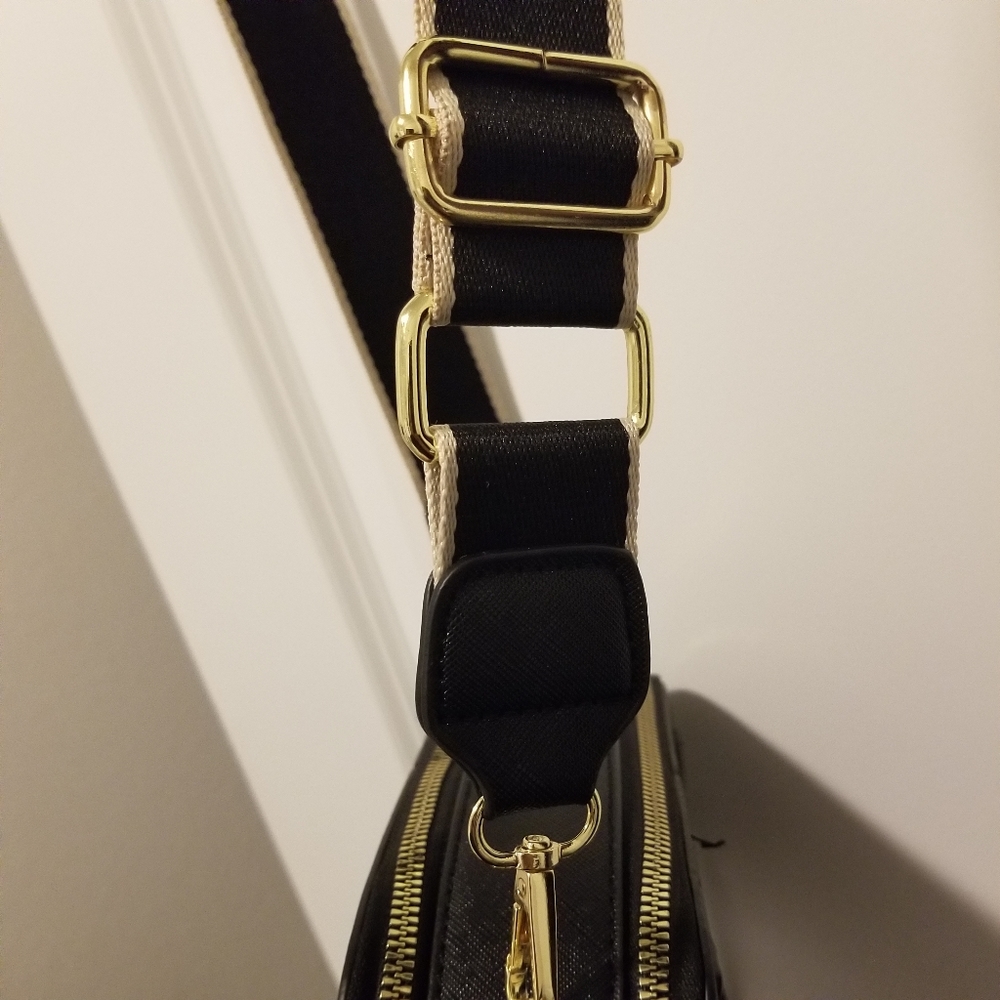 Black Designer Style Leather Crossbody Bag - Picture 4 of 5